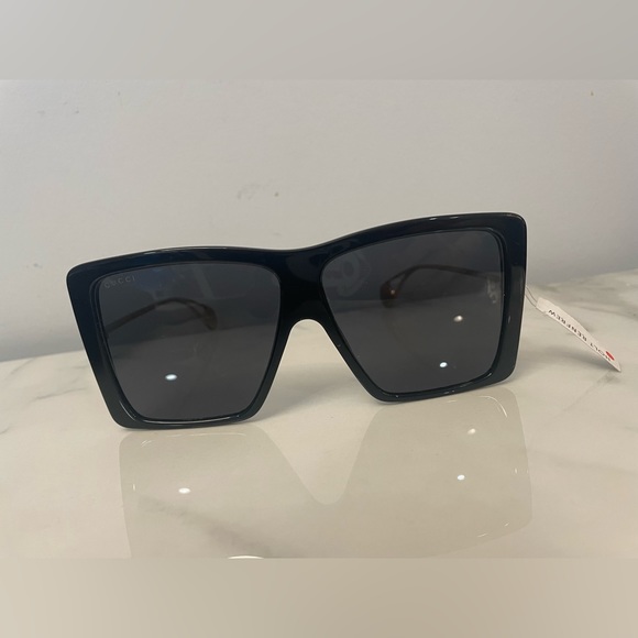 Gucci Sunglasses - Picture 6 of 7